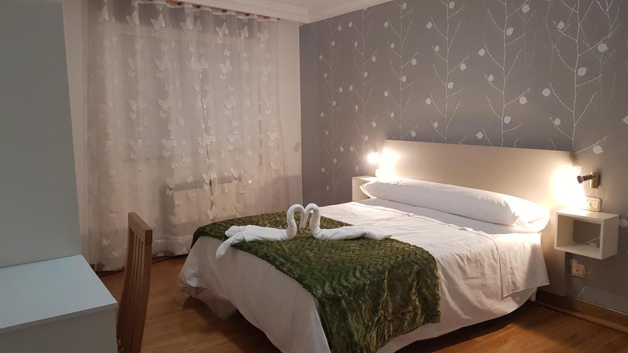 Apartamentos Shalom Ribadeo Luaran gambar